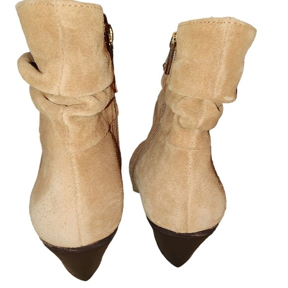 Vince Camuto NWOT Nerlinji Light Cognac Brown Suede Ankle Booties Size 9.5 - Picture 4 of 12